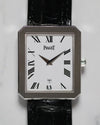 Close-up of Piaget Ref. 26354 dial featuring white background, black Roman numerals, and date window at 6 o’clock.