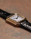 Slim 18k gold square case of Cartier Ceinture Ref. 6602 viewed from the side