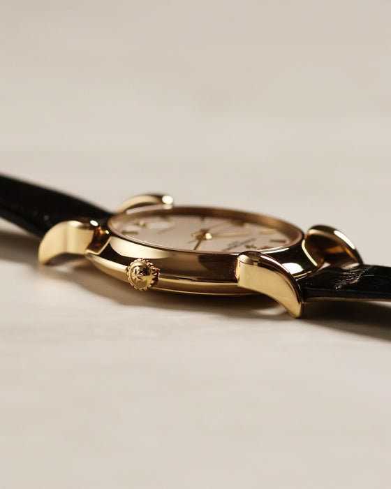 Crown view of Vacheron Constantin Les Historiques Ref. 48001 with fluted crown and elegant case details