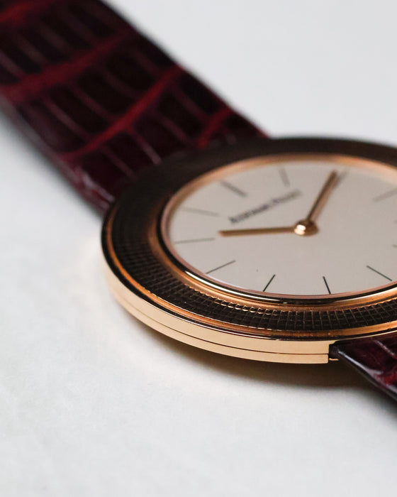 Audemars Piguet 14988OR side angle of case and strap highlighting thin profile and curvature