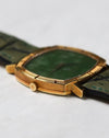 Side profile of the Piaget Reference 12427 with emphasis on the finely engraved Clous de Paris detailing.