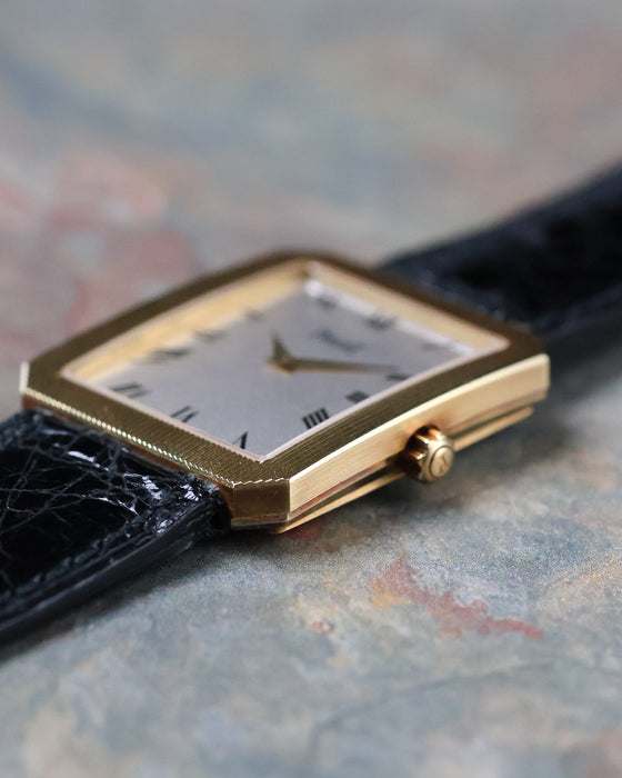 Three-quarter view of the Piaget Protocole Jumbo Ref. 90154 displaying the ribbed bezel and brushed case finish.