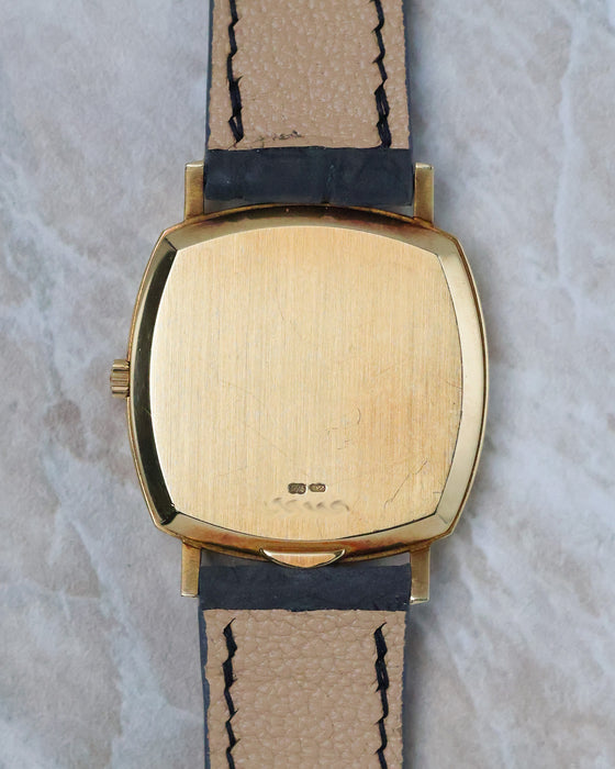Caseback of the Vacheron Constantin Ref. 7390 showing the brushed 18K yellow gold back.