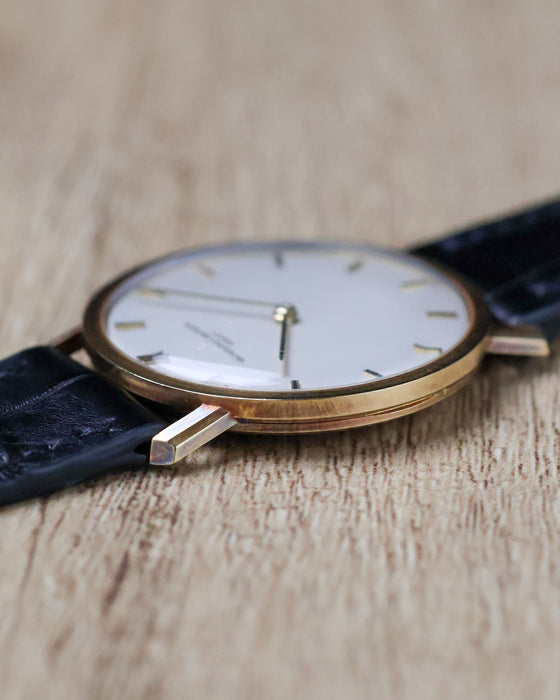 Side profile of Vacheron Constantin Ref. 7811 showing its thin case and long straight lugs.