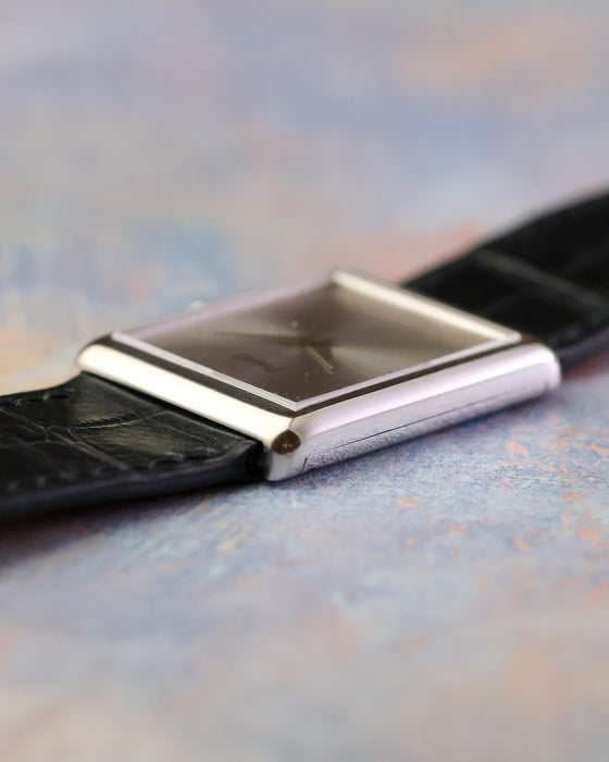 Low side profile of the Piaget Ref. 9150 emphasizing the ultra-thin case construction.