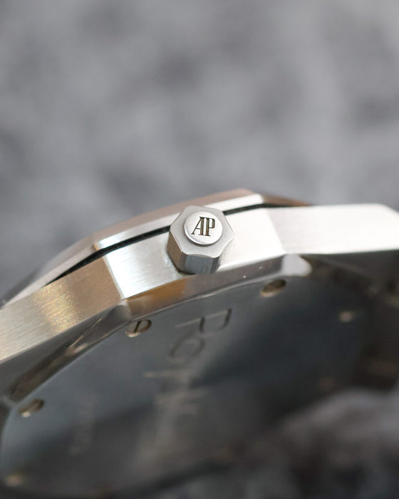 Close-up of the signed AP crown and alternating brushed and polished finishing on the stainless-steel case.