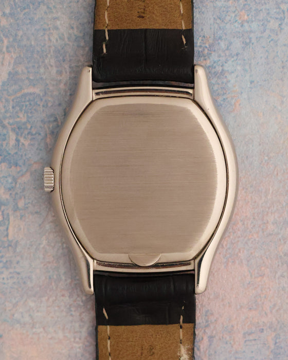 Brushed solid caseback of the 18K white-gold Patek Philippe Gondolo Ref. 5030G.