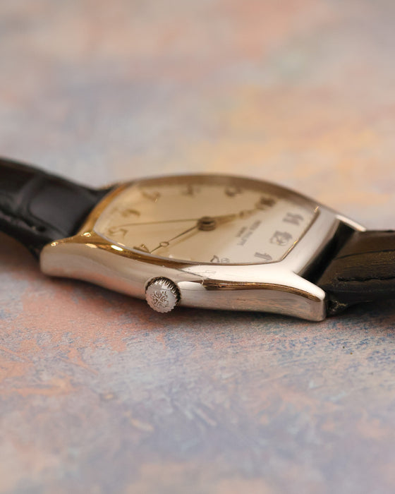 Crown-side profile of the white-gold Patek Philippe Gondolo Ref. 5030G.