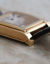 Close-up showing the contrasting brushed and polished finishing of the Tank à Vis case.