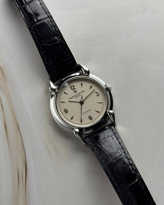 Platinum Vacheron Constantin 48003 wristwatch with automatic movement and classic 1990s design