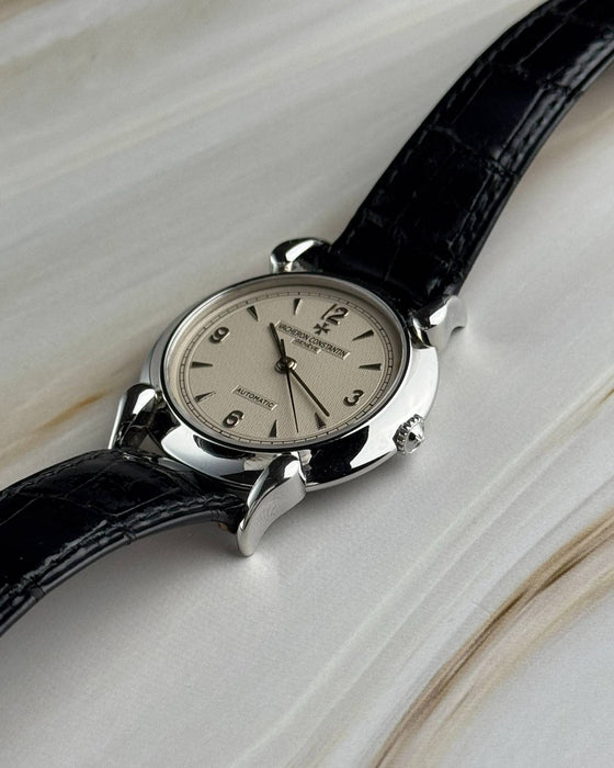 Side profile of Vacheron Constantin Ref. 48003 showing platinum case and sculpted Cornes de Vache lugs